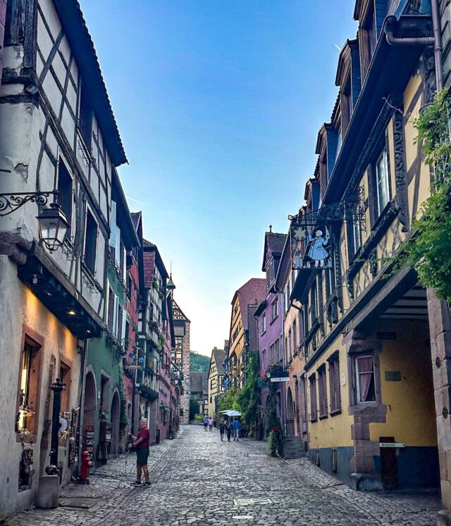 📍Riquewihr, France 🇫🇷 

...

🚨HOT TIP: Don’t miss dinner in Riquewihr!

While many restaurants in Europe open later and stay open later (here’s looking at you Spain & Italy 👀 ) that’s not the case in this small French village! We nearly missed dinner both nights of our trip. 😩 The restaurants here open around 6:30-7PM - have just one dinner seating - and then close around 8:30-9PM. 

Be sure to book yourself a reservation in advance or arrive when they open to try and snag a seat. Worth it though, because the food here is magnifique! 🤌 🤤

...

📸:@peeptravels – Riquewihr, Alsace, France 🇫🇷 – August 2024

.

.

.

.

.

#peeptravels #travelwithpeep #2024vacationdays #2024bucketlist #travelideas #yournextdestination #adventuremoon #honeymoonplanner ##meetyouin #strasbourg #travelfrance #france #alsace #UNESCOworldheritage #riquewihr #travelgram #latergram #traveltips